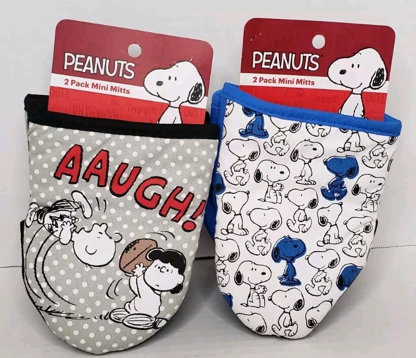 Peanuts Snoopy Two 2 Packs Mini Mitts Pot Holders White Black Blue White New gallery