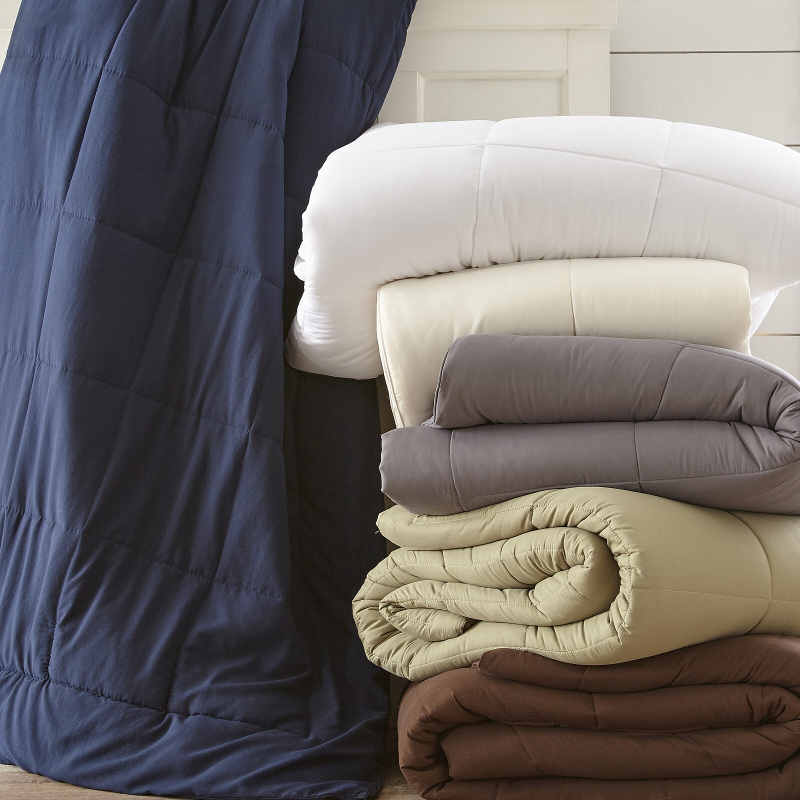 Kaycie Gray Hotel Collection Luxury Hypoallergenic Comforter gallery