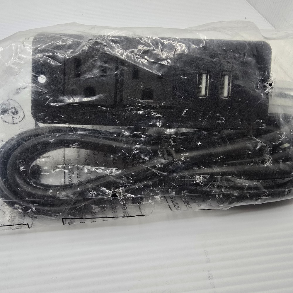 Extension Cable, For indoor use only. 2 regular ports and 2 USB ports.