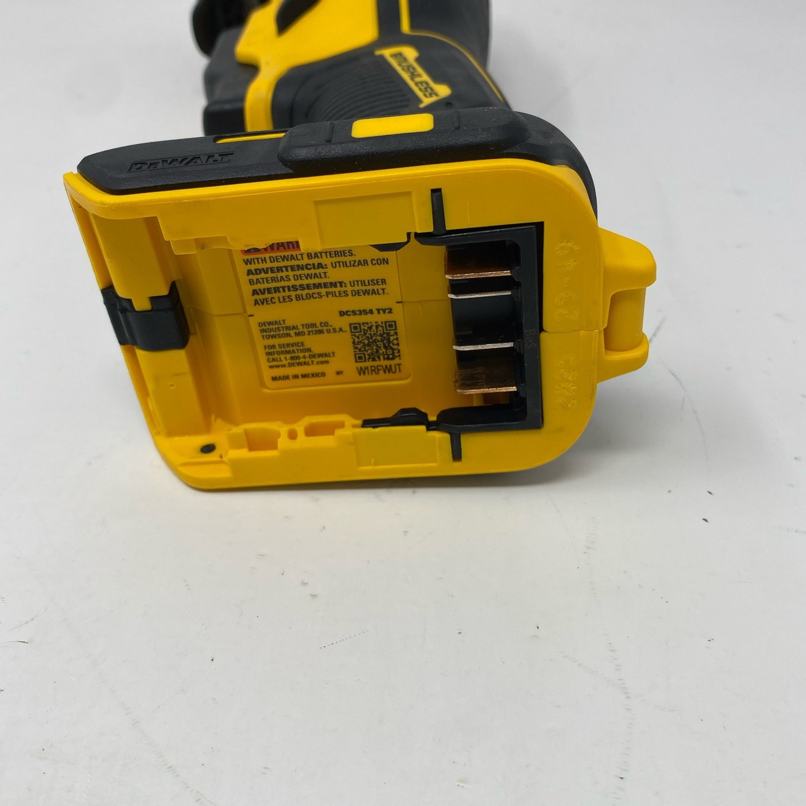 DEWALT ATOMIC 20V Brushless Oscillating Multi-Tool DCS354B (Yellow/Black) gallery