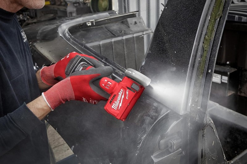 Milwaukee's Cut-Off Tool,12V, Bare Tool 2522-20 gallery
