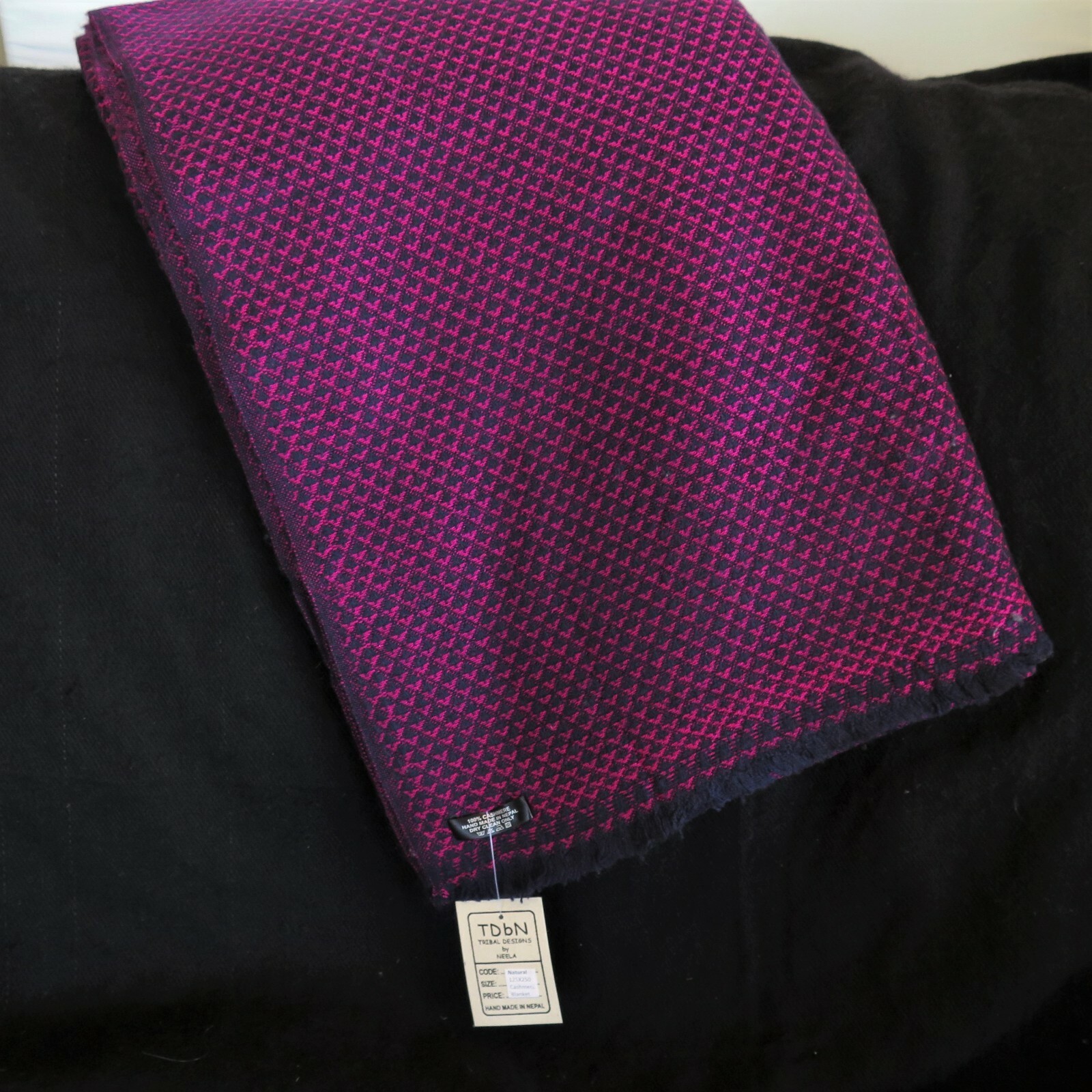 Cashmere|4 Ply|Throw/Blanket|Hand Loomed|Nepal| 2 Color| Fuchsia & Blue gallery