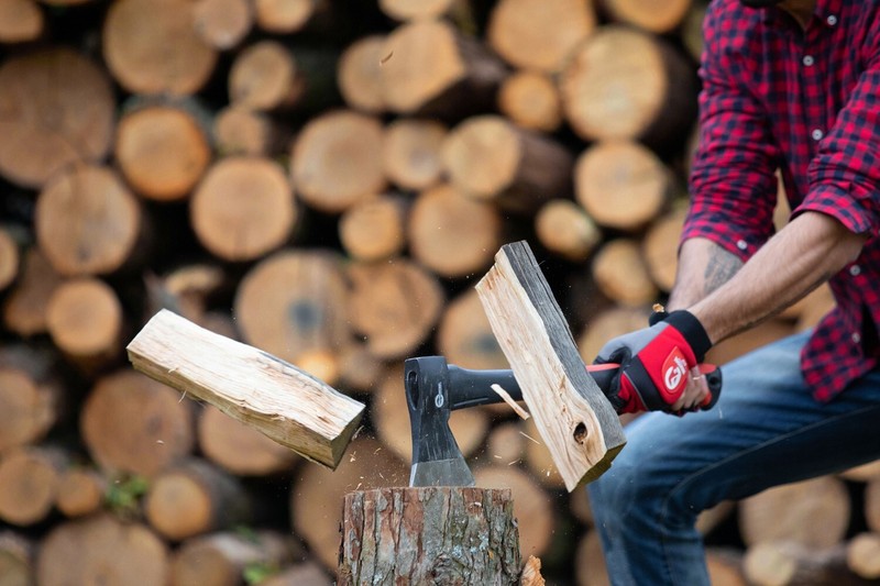 INTERTOOL 24-inch Mid-Size Felling Axe, 2.2 lbs Wood Chopping Ax HT08-0263 gallery