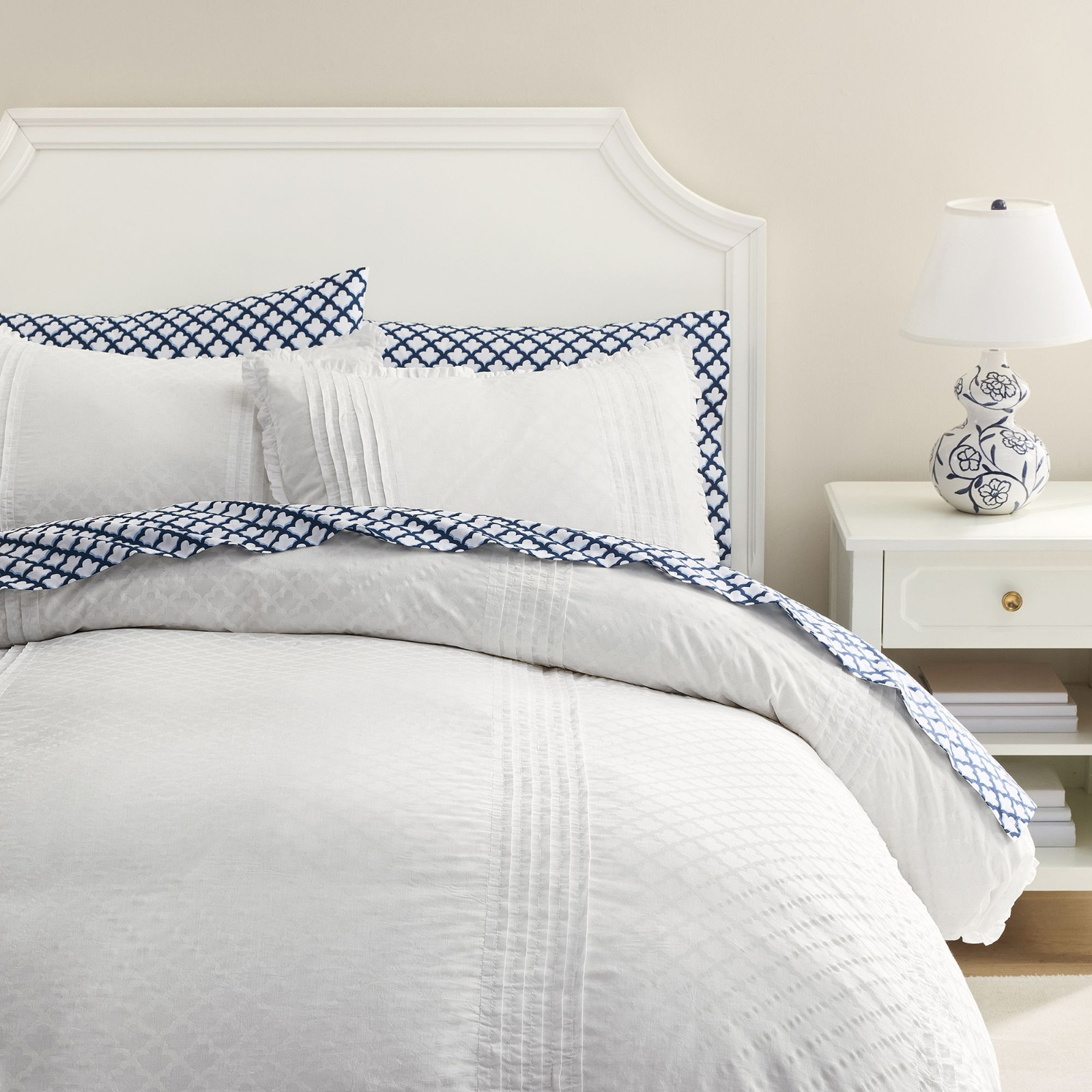 Best Seller Pottery Barn Roller Rabbit Pleated Duvet Cover Twin/Twin XL gallery