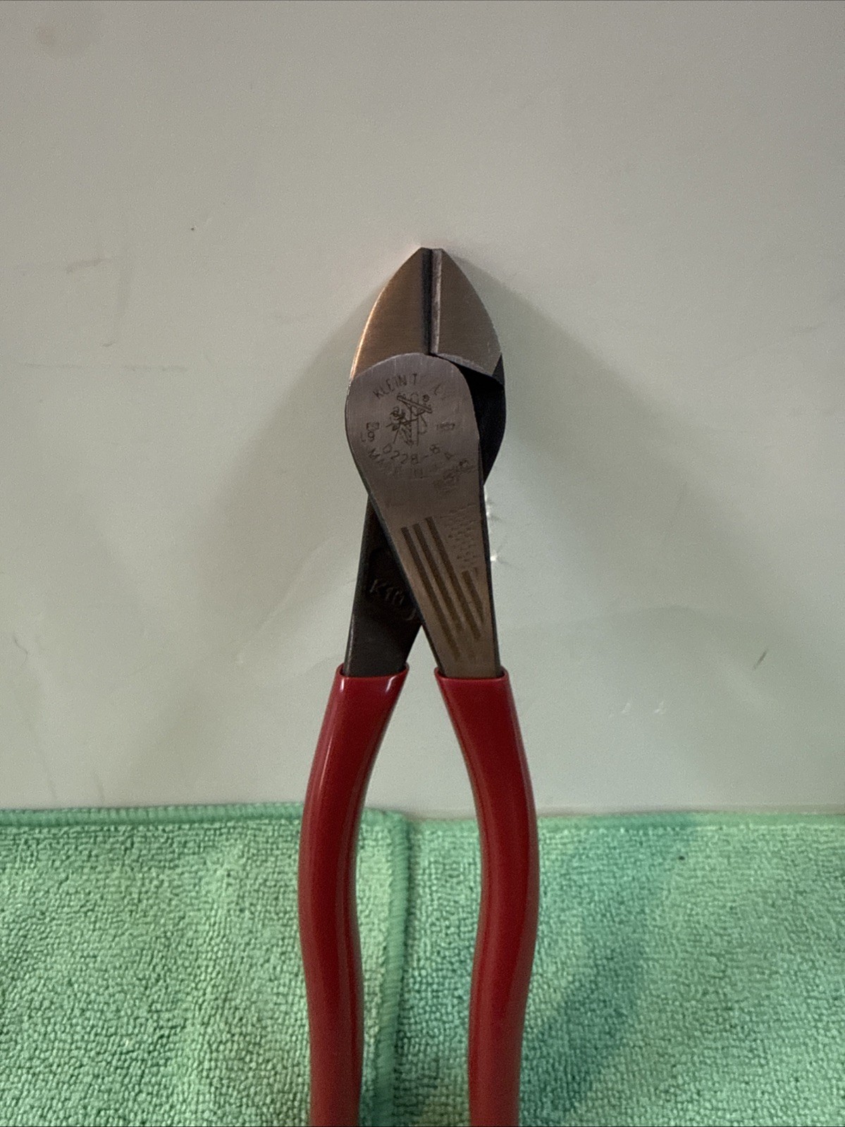 Klein Tools D228-8 Diagonal Cutting Pliers High-Leverage 8-Inch Pliers gallery