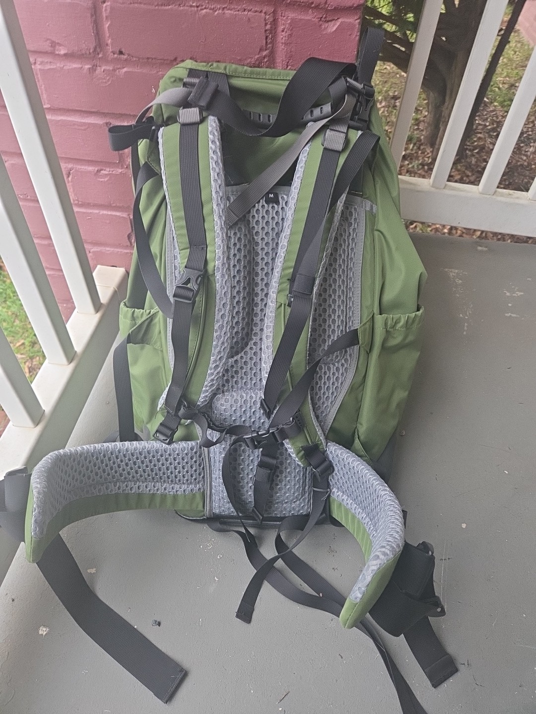 EAGLE CREEK 90L BACKPACK WITH DITACHABLE DAYPACK 2
