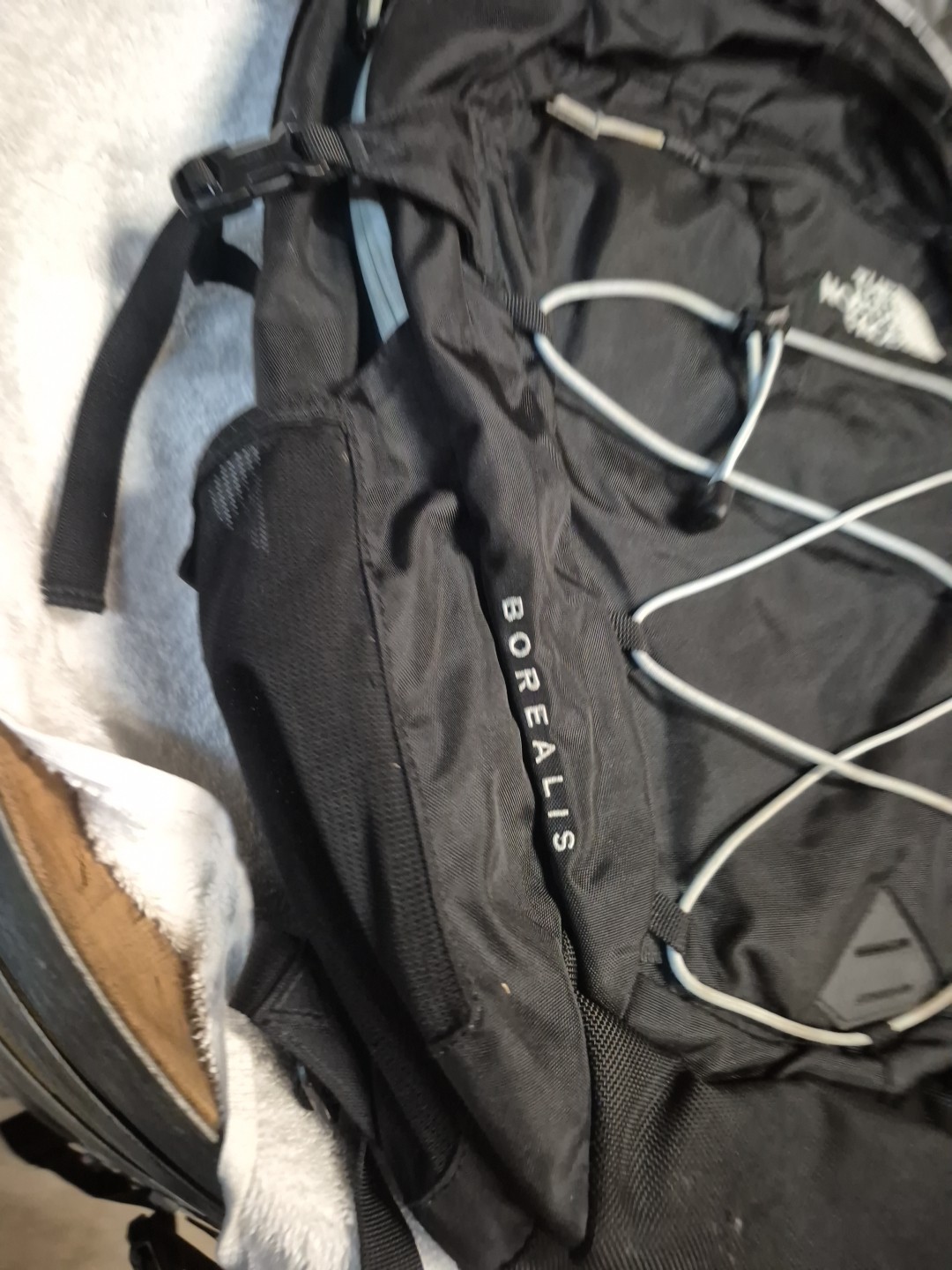 The North Face Borealis CHK3 Backpack! In Very Good Condition! 5