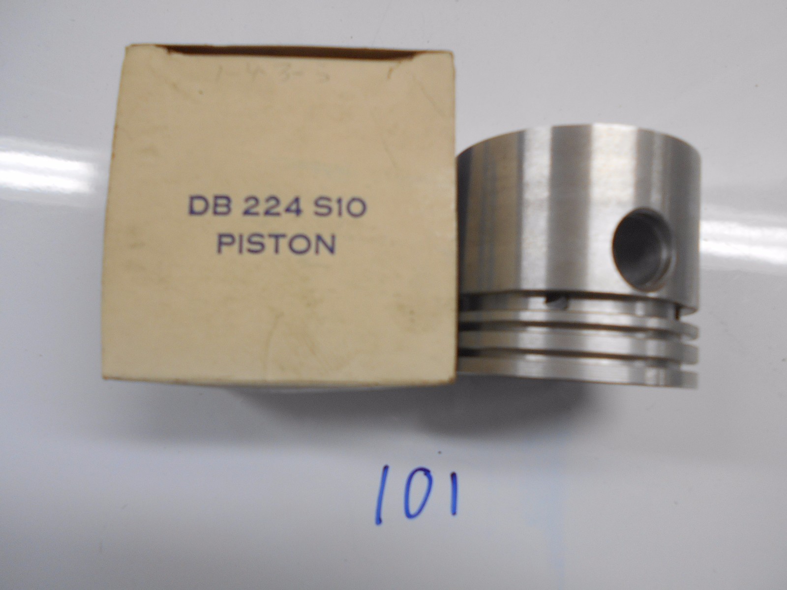 WISCONSIN DB 224 S10 PISTON ~ .010" OVER DB224S10 gallery