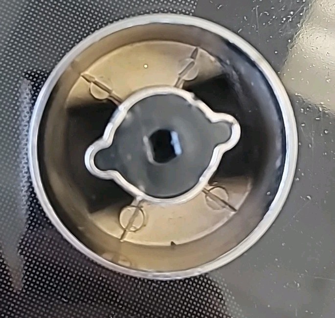 Used Viking Range Selector Knob 042267-000 gallery