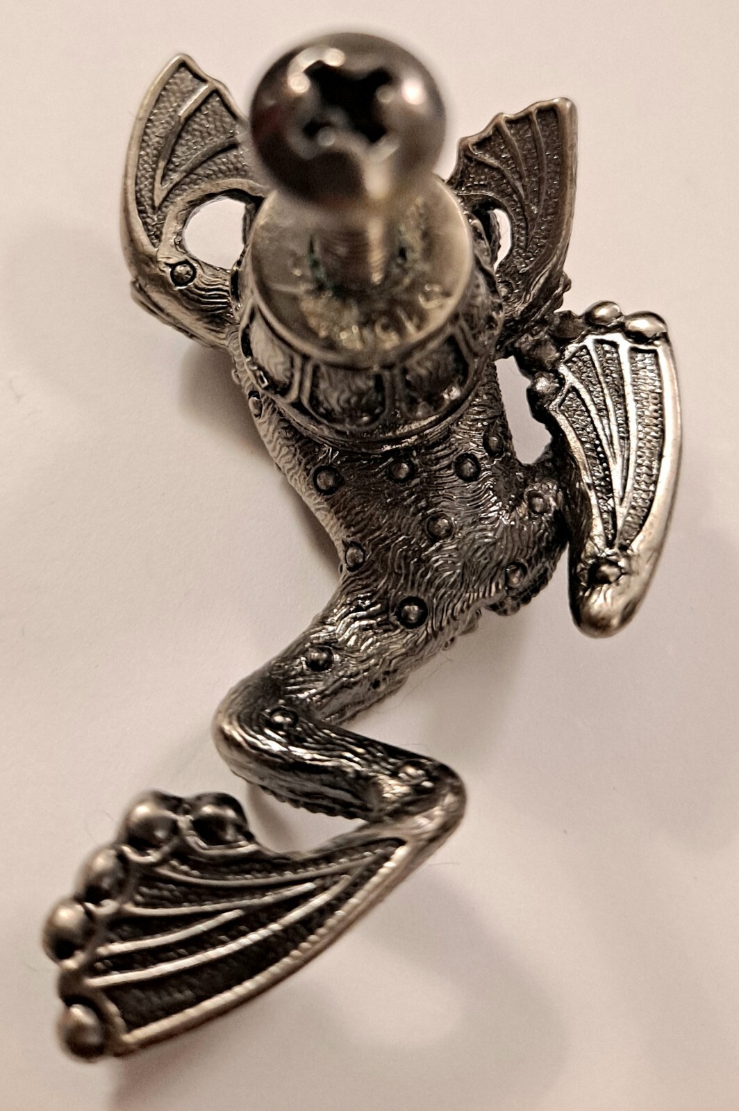 Edgar Berebi Tree Frog Knob Model 8154 Matte Silver gallery