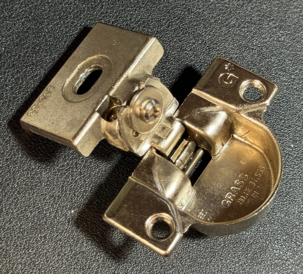 GRASS 830-33 Compact Cabinet Hinge – 1-1/4" Overlay • OEM • CLEAN & TIGHT