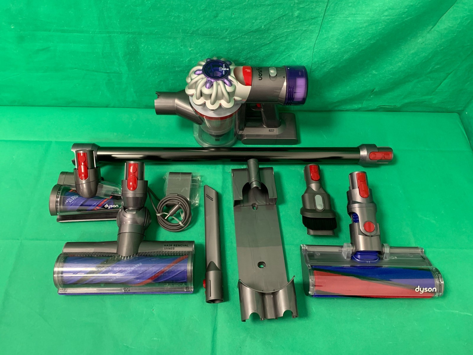 Dyson V8 Absolute Cordless Stick Vacuum Cleaner- SV25 Silver/Nickel gallery