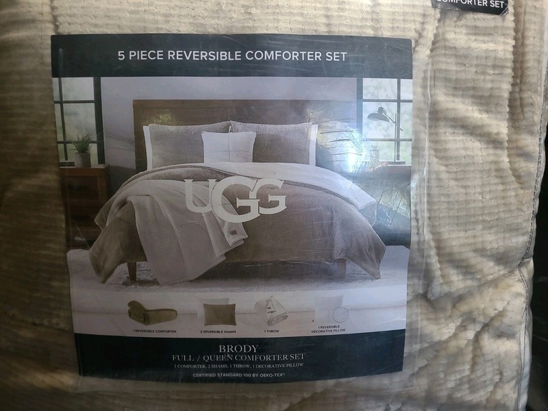 UGG Brody Full/Queen 4 Piece Reversible Comforter Set-Birch/Snow Missing 1 Sham gallery