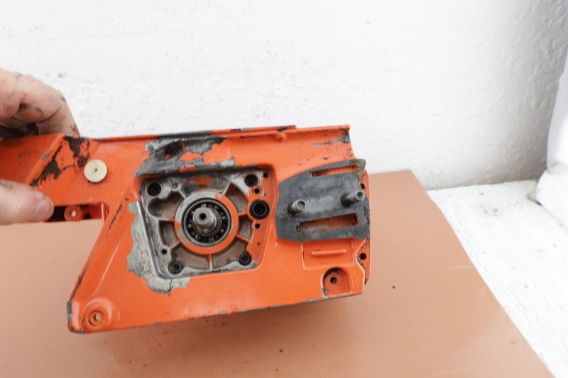 Husqvarna 266 SE Chainsaw OEM Crankcase gallery