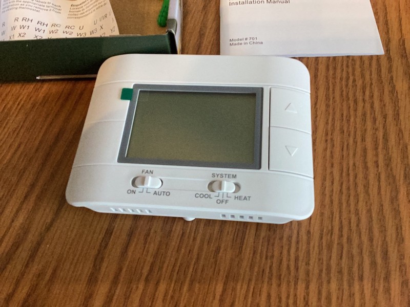 Mroinge No 701 Digital Non-Programmable Thermostat Heat/Cool/Off NEW gallery