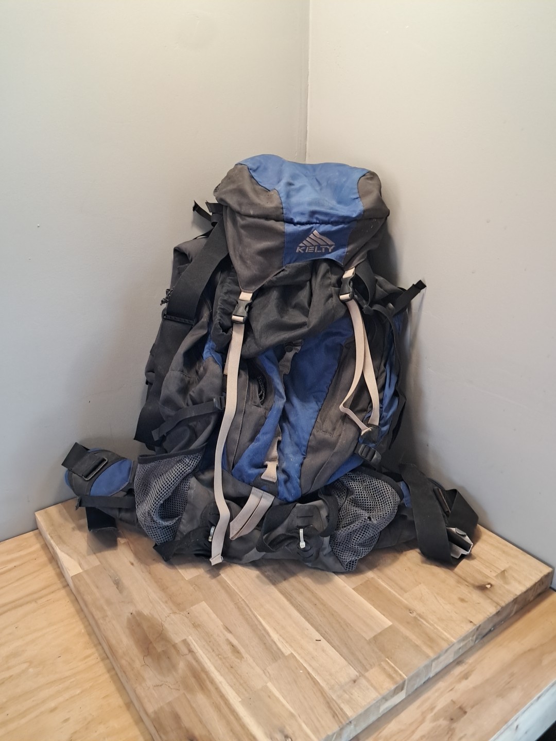 Kelty Pack Trail Series Internal Frame Blue Hiking Backpack 
