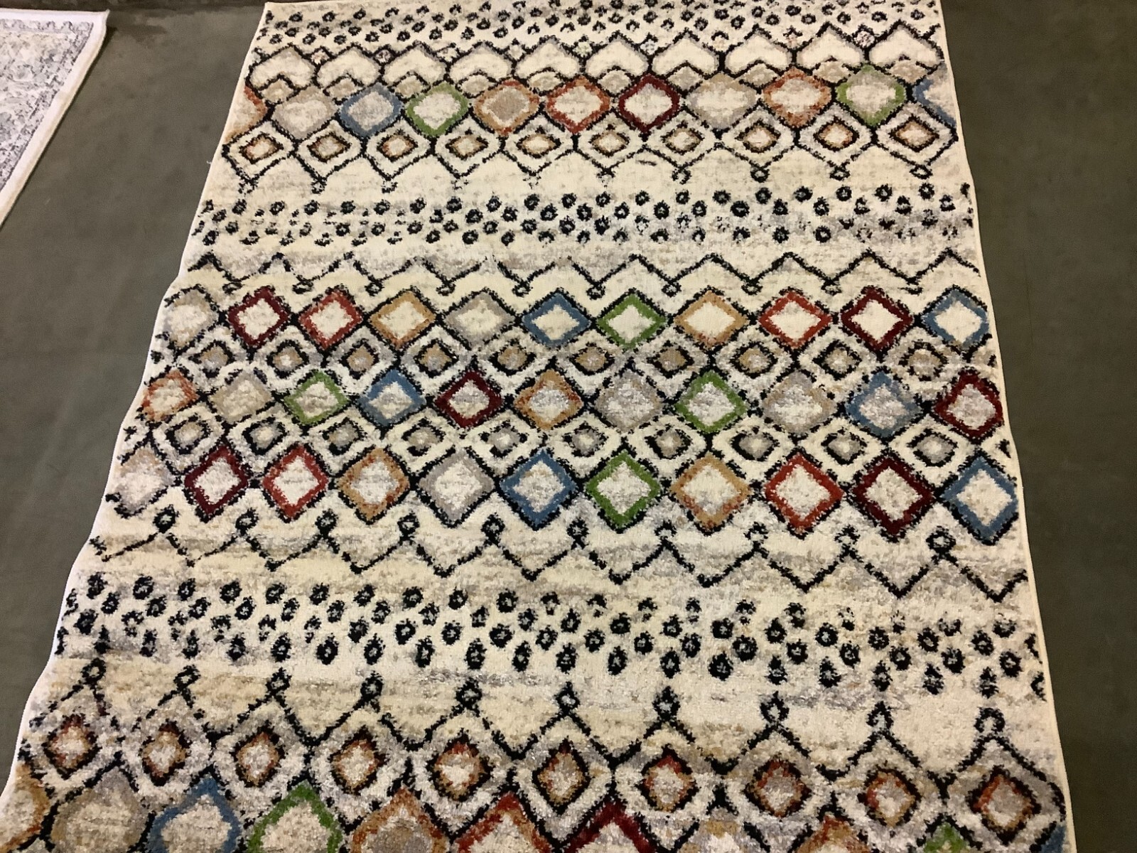 IVORY / MULTI 4'-0" x 6'-0" Flaw in Rug, Reduced Price 1172670462 AMS108K-4 gallery
