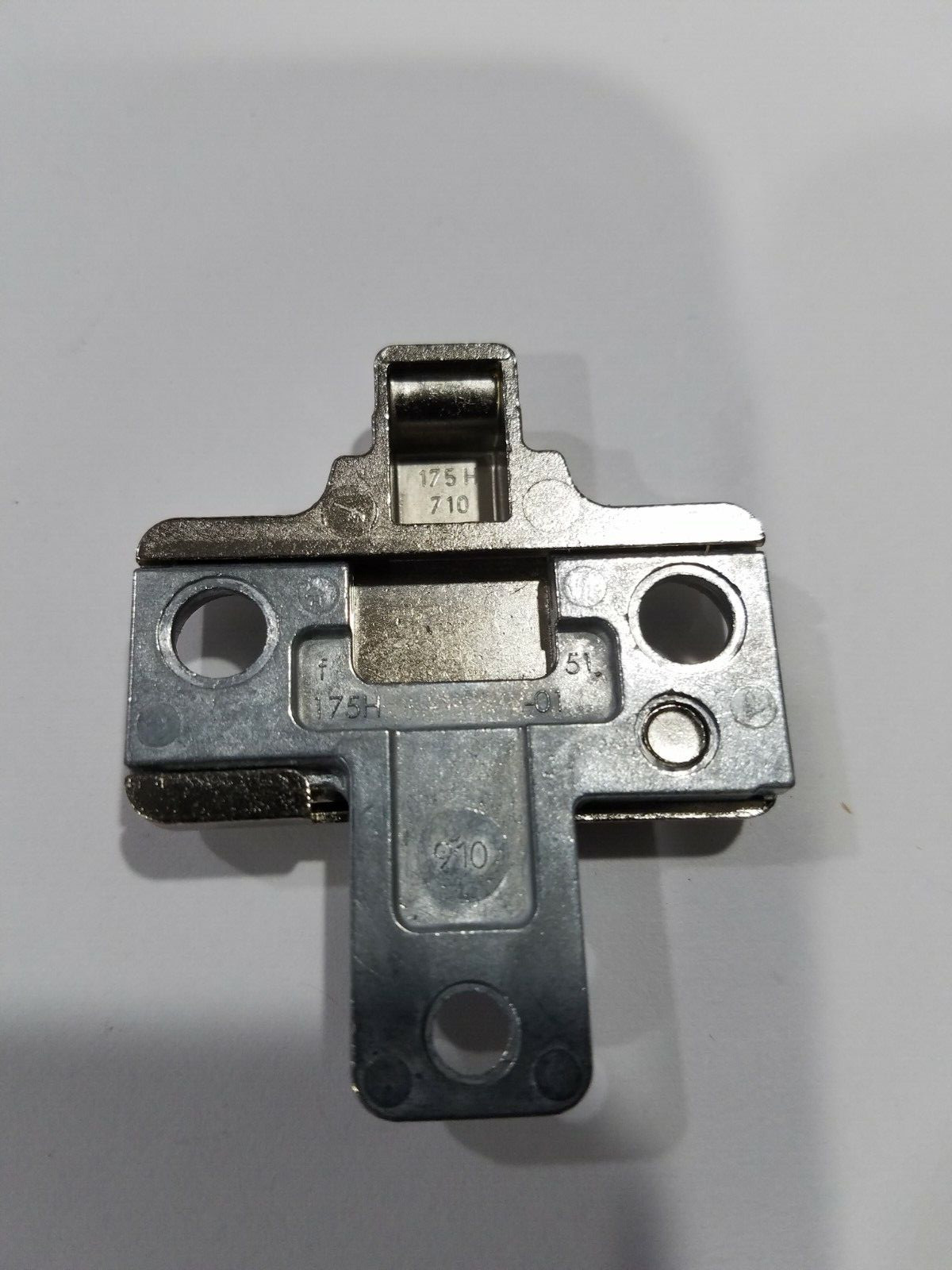 BLUM CLIP 0mm. MOUNTING PLATE, 175H9100, for 3/4" overlay, Euro or Wood Screws gallery