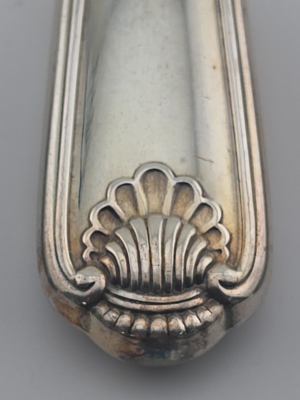 Oneida Classic Shell Stainless Flatware Dinner Knives Set Of 4 gallery