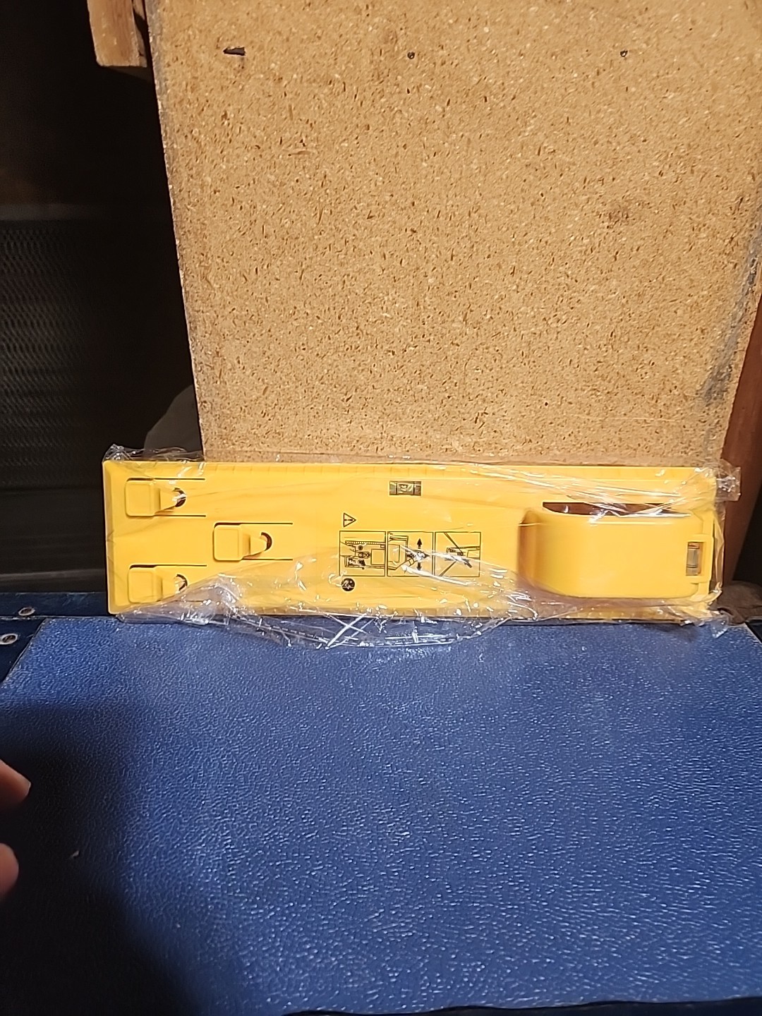 Picture Hanging Tool w/ Level Gauge Easy An accessories gallery