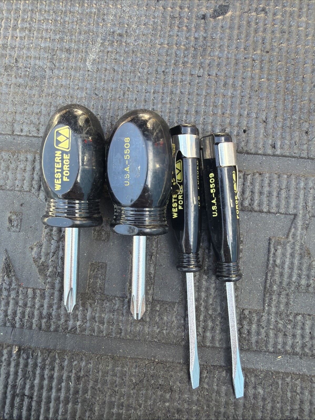 4PC Western Forge Branded Screwdriver Set USA Nos 5508 5509 Pocket gallery