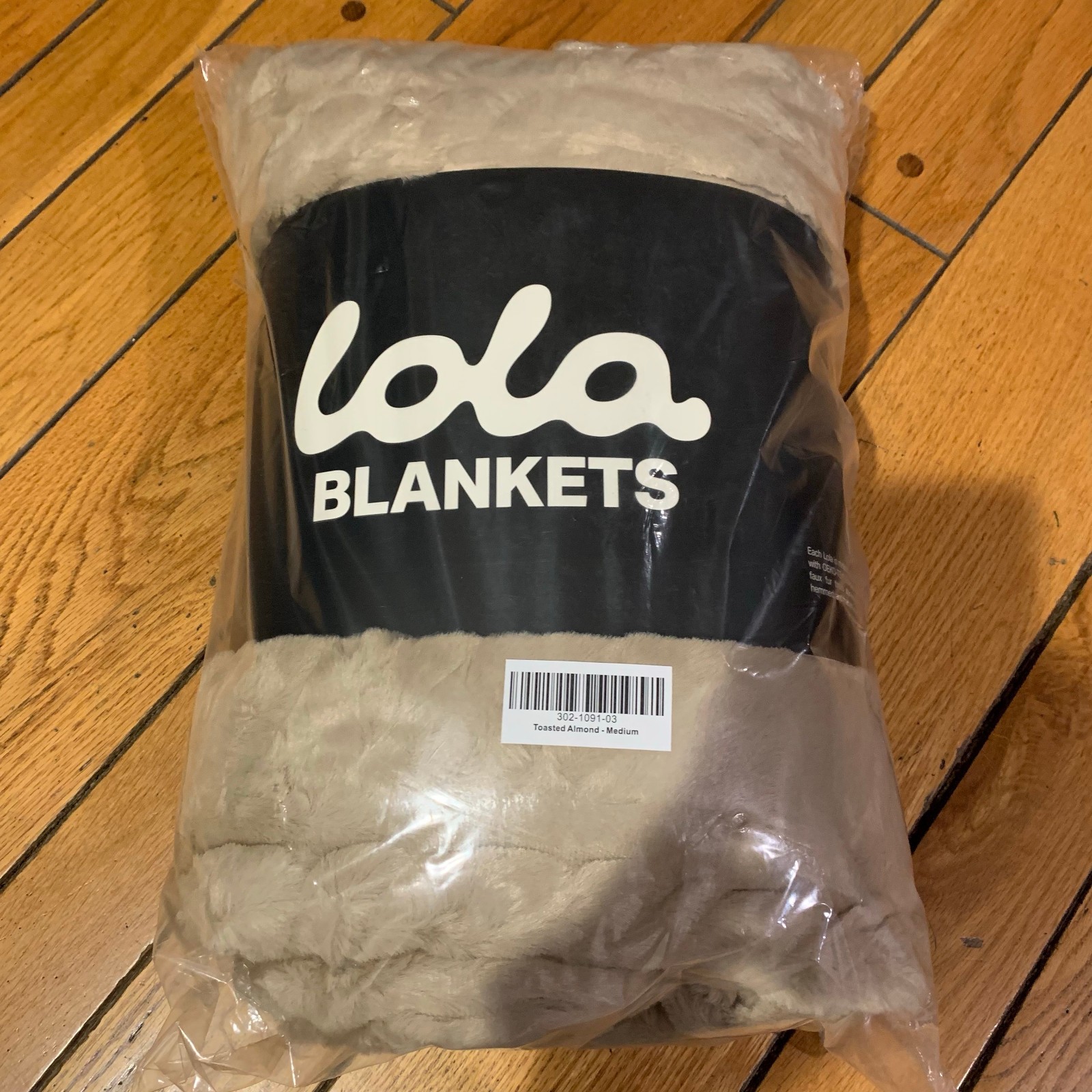 Lola Blankets Medium 50 x 60" Toasted Almond Super Soft Blanket NEW $275 gallery