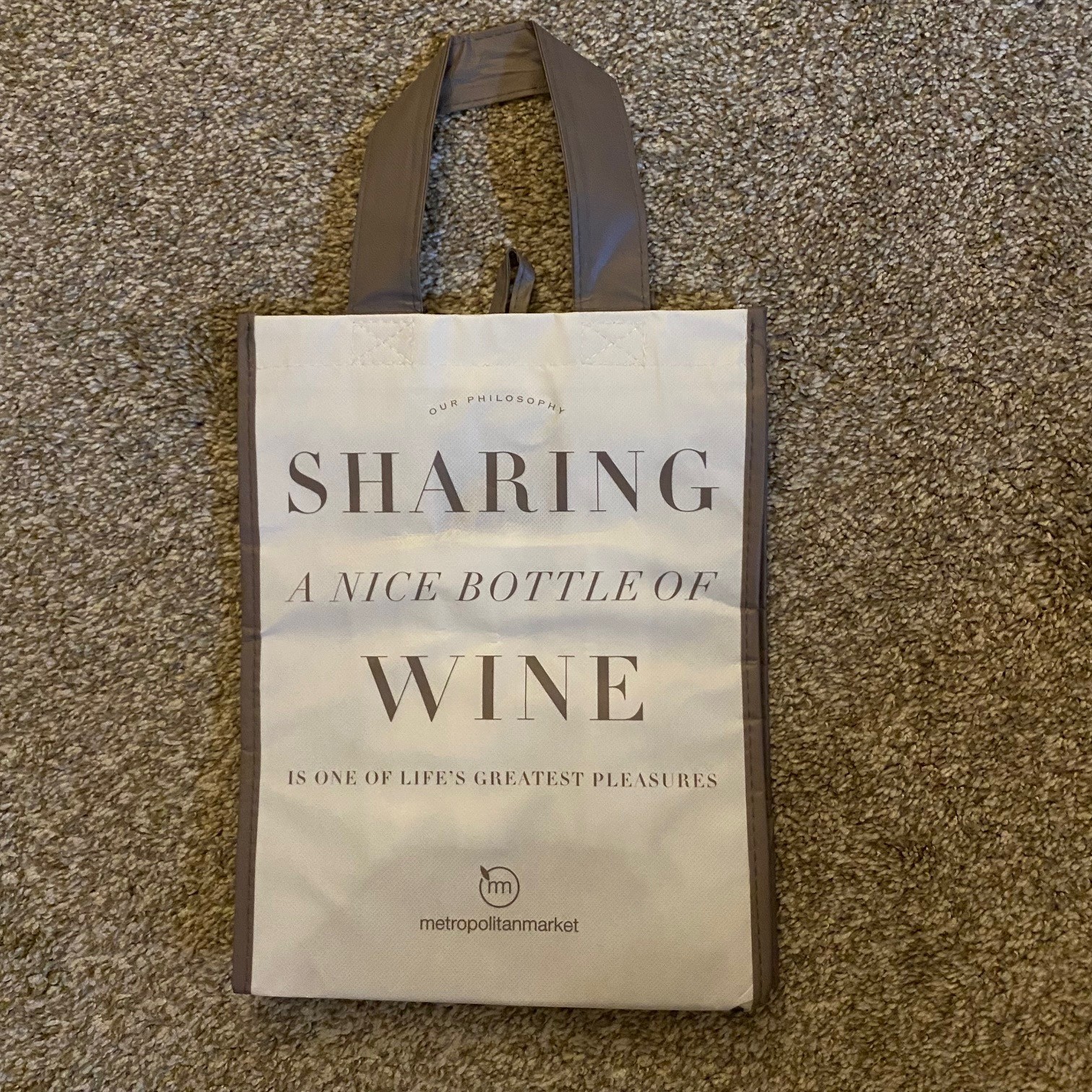 Metropolitanmarket Reusable Wine Tote up to 6 Bottles Waterproof Gift Bag gallery