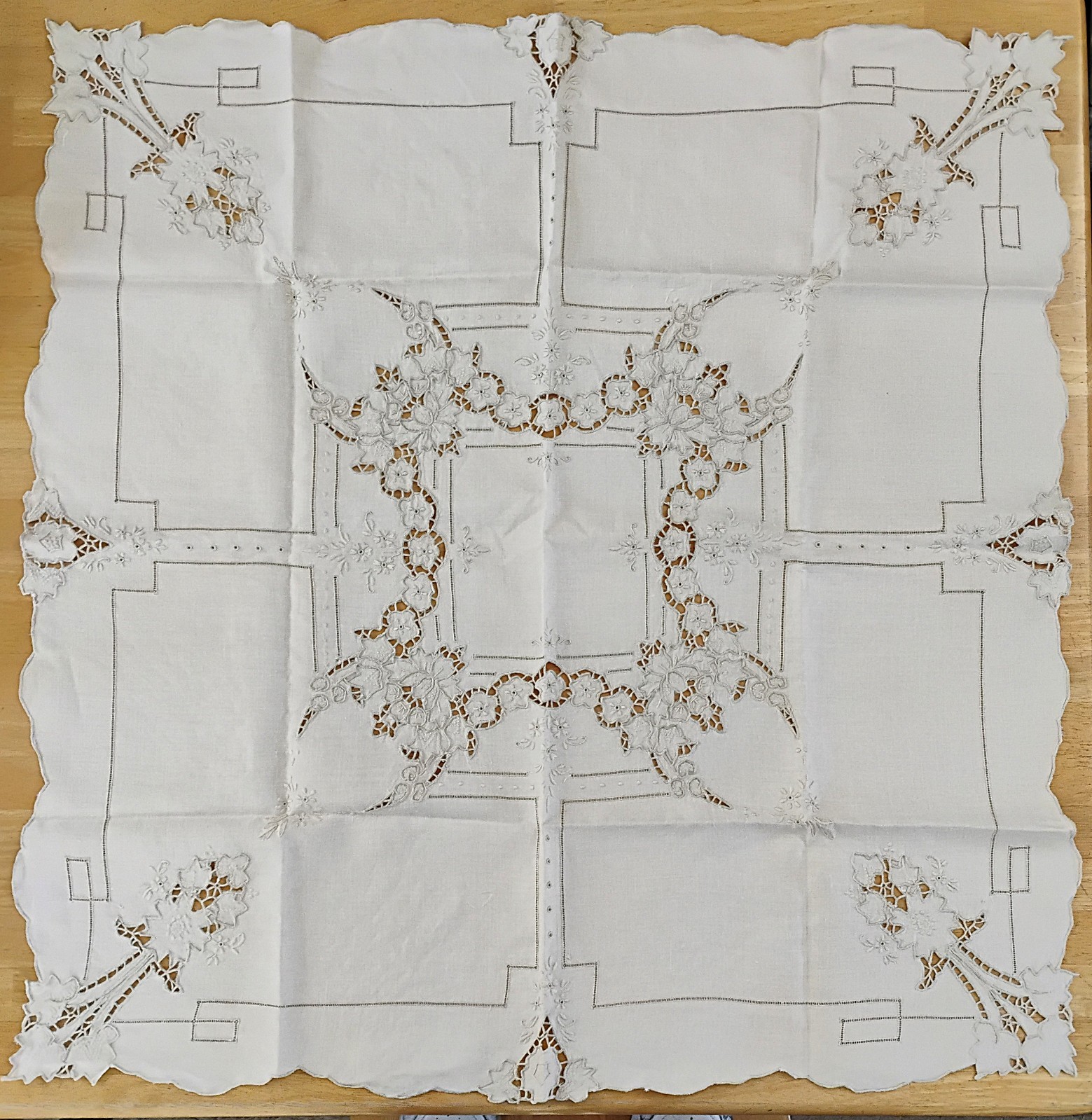 Vintage Madeira Linen Cutwork Embroidery Tablecloth 33" Square gallery