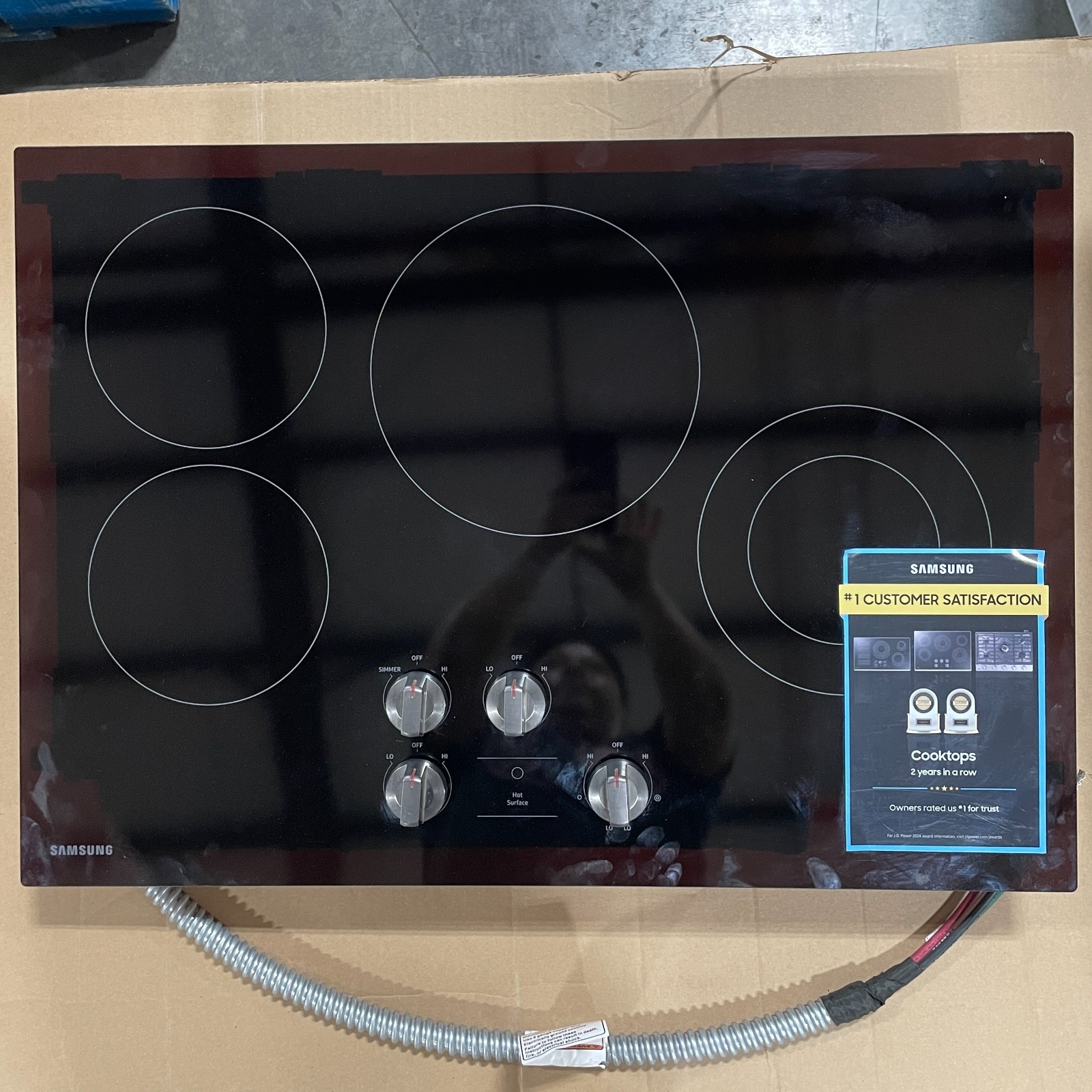 Samsung 30-in 5 burners Smooth surface Black Electric Cooktop NZ30R5330RK gallery