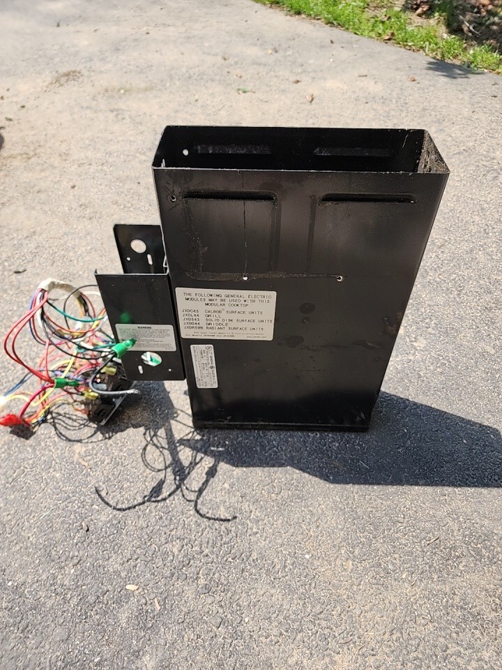 GE OEM Used Downdraft Cooktop Plenum For J P389B0D1BB With Control Knob Wiring gallery