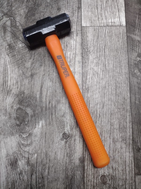 Truper 3 lb. Engineering Sledge Hammer with 14" Inch Fiberglass Handle MD-3F gallery