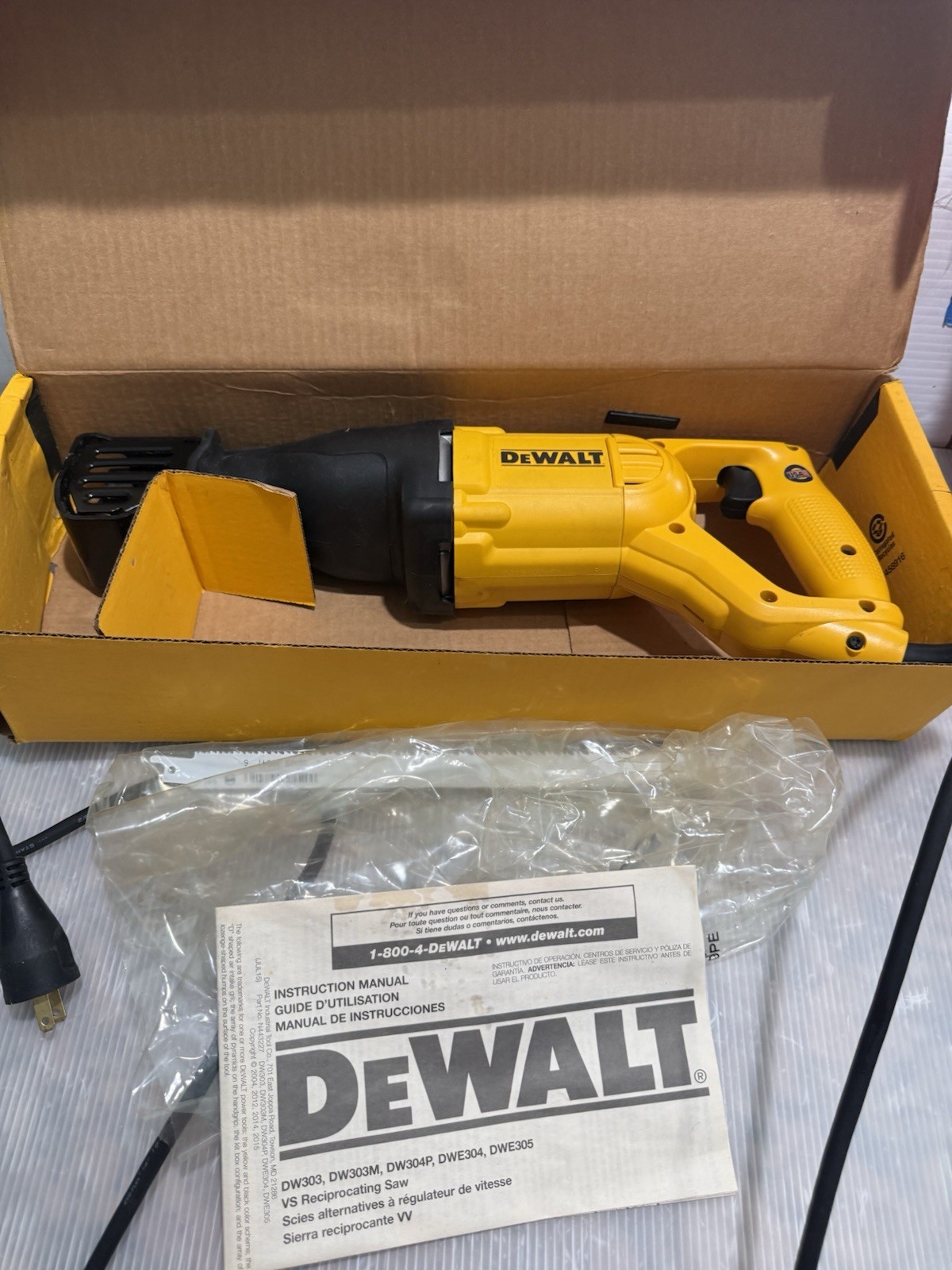 DEWALT DWE304 Corded Electric Reciprocating Saw Yellow/Black New gallery