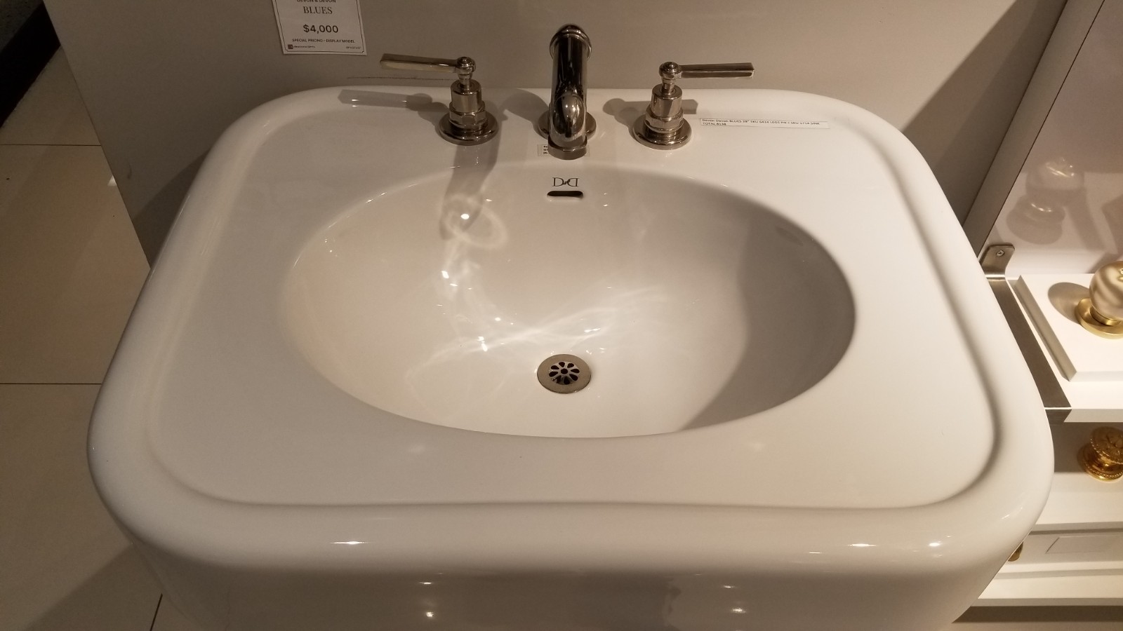 Devon & Devon Blues 28" Washbasin + Console gallery