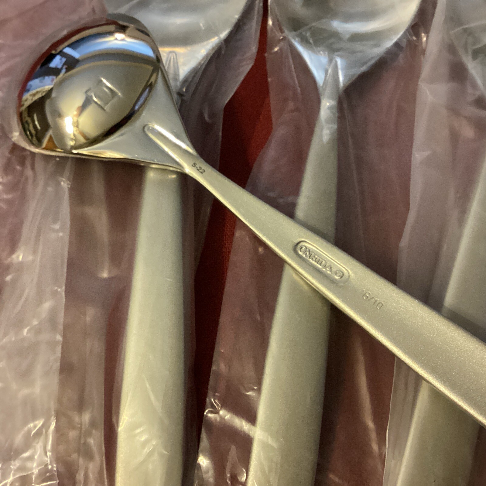 Oneida STILETTO 4 Small Round Soup Spoons Bouillon Stainless Flatware Unused gallery