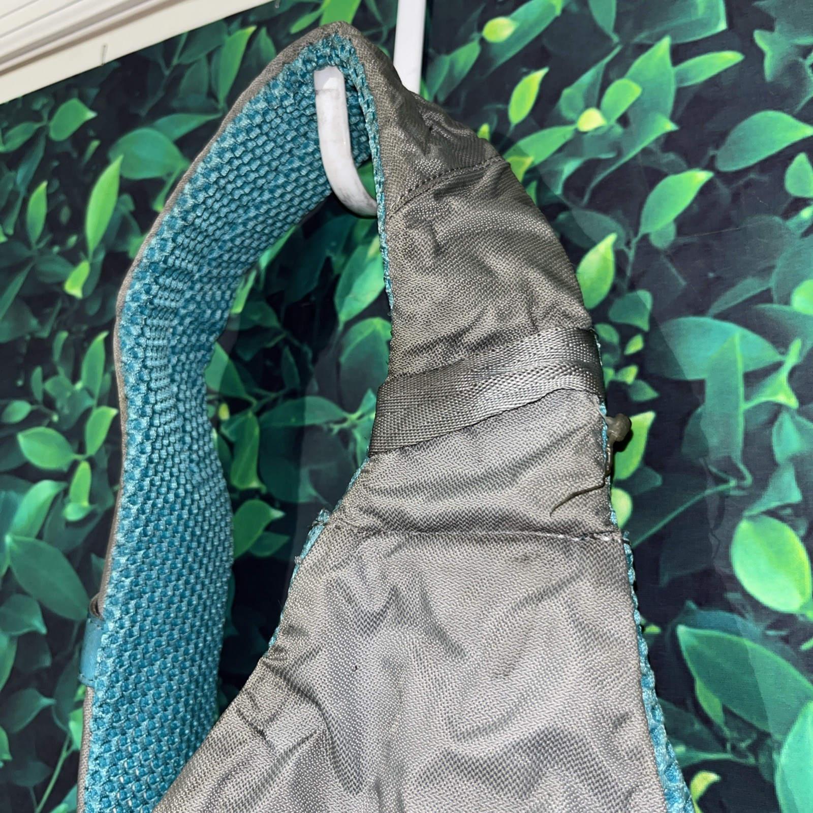Eno Kanga Sling Pack Grey With Defects  4