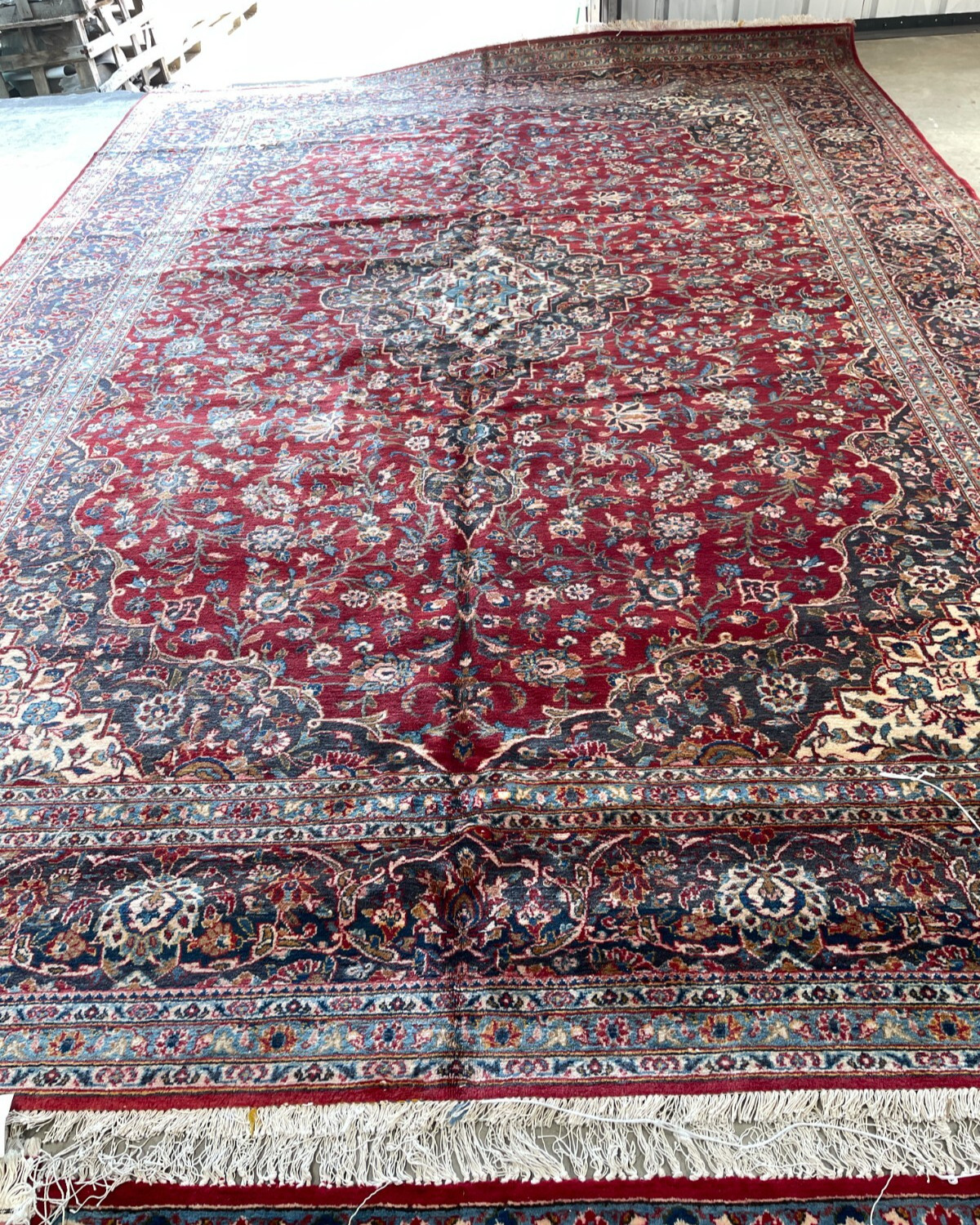 Hand-Woven Wool Area Rug w/ Medallion Design, 9.10' x 13.8' gallery
