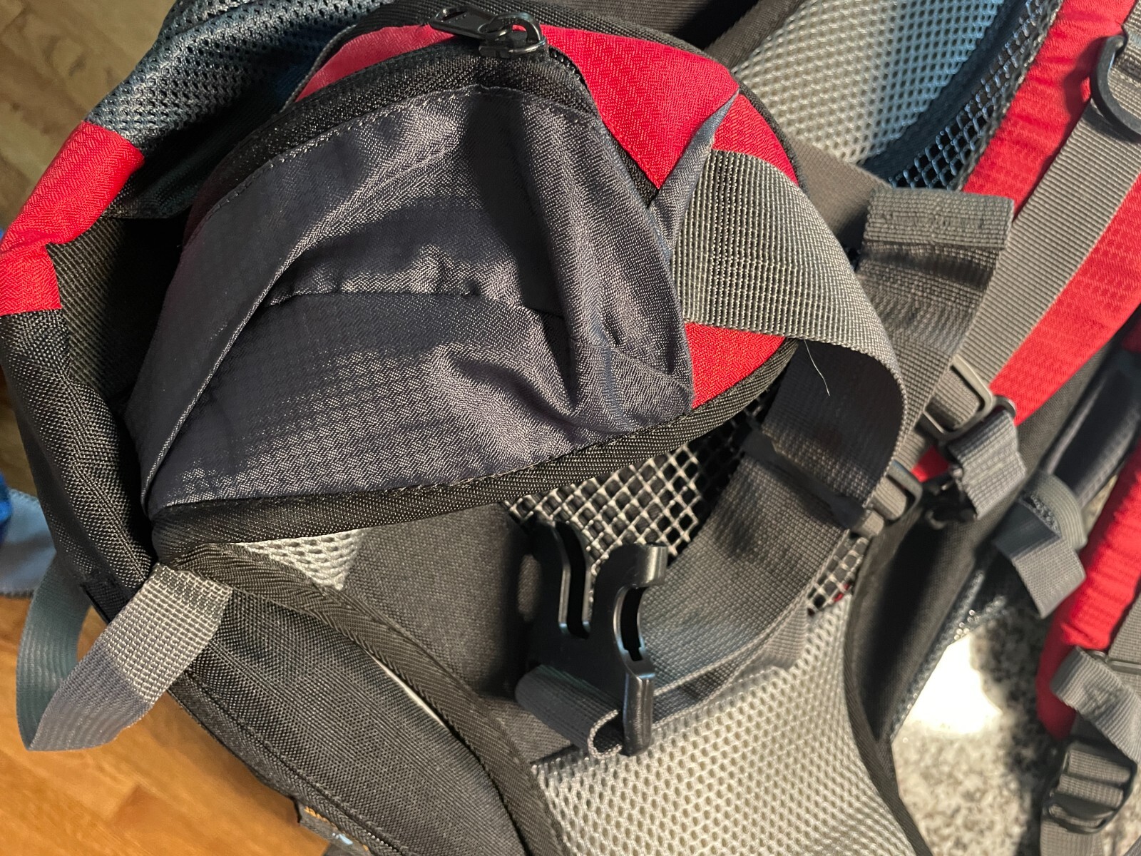 AOTU Explore 40L hydration ready backpack - Red - with raincover 5
