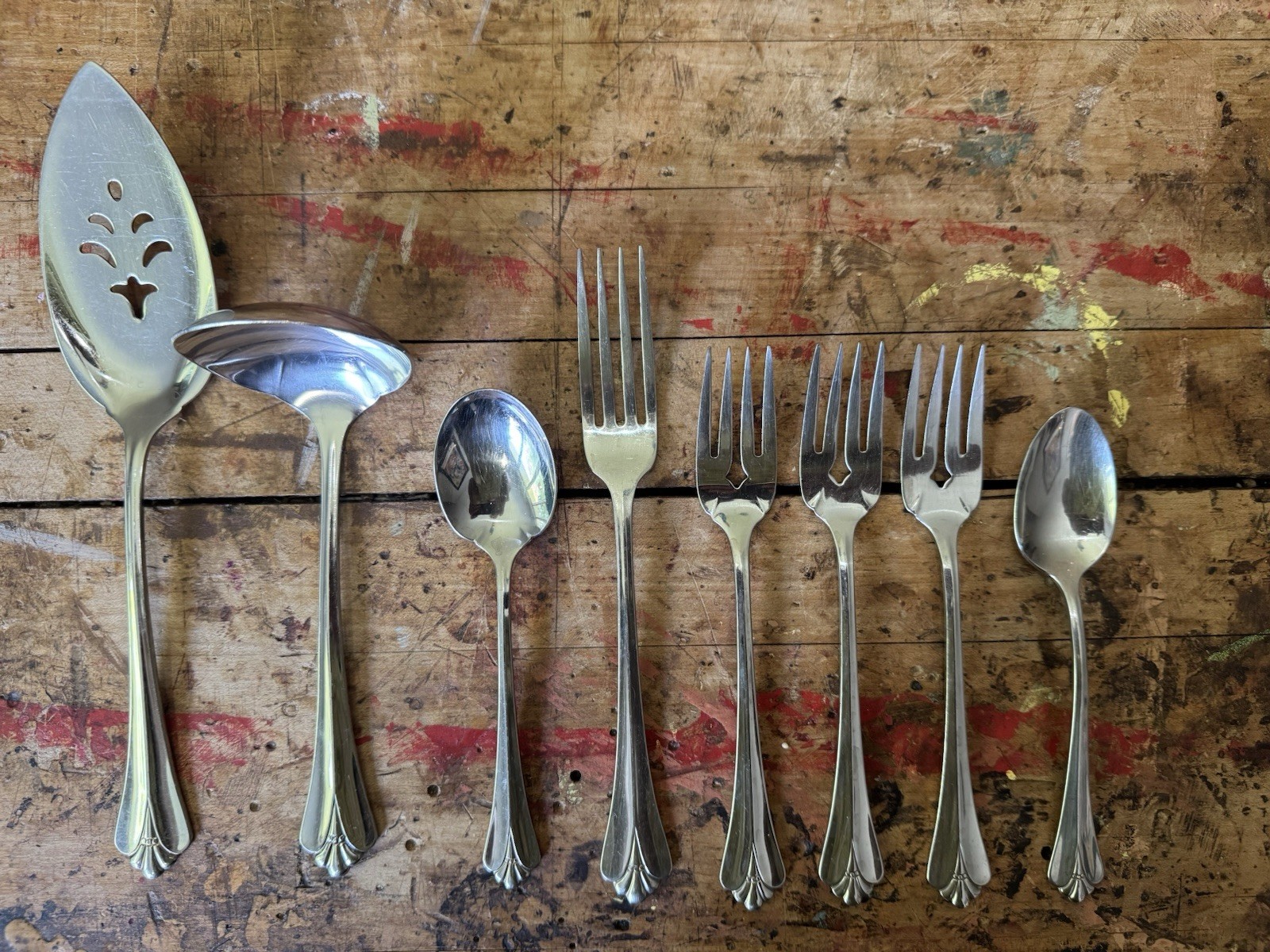 Oneida Community “Royal Flute” Flatware Stainless Mixed Set (set Of 8) gallery