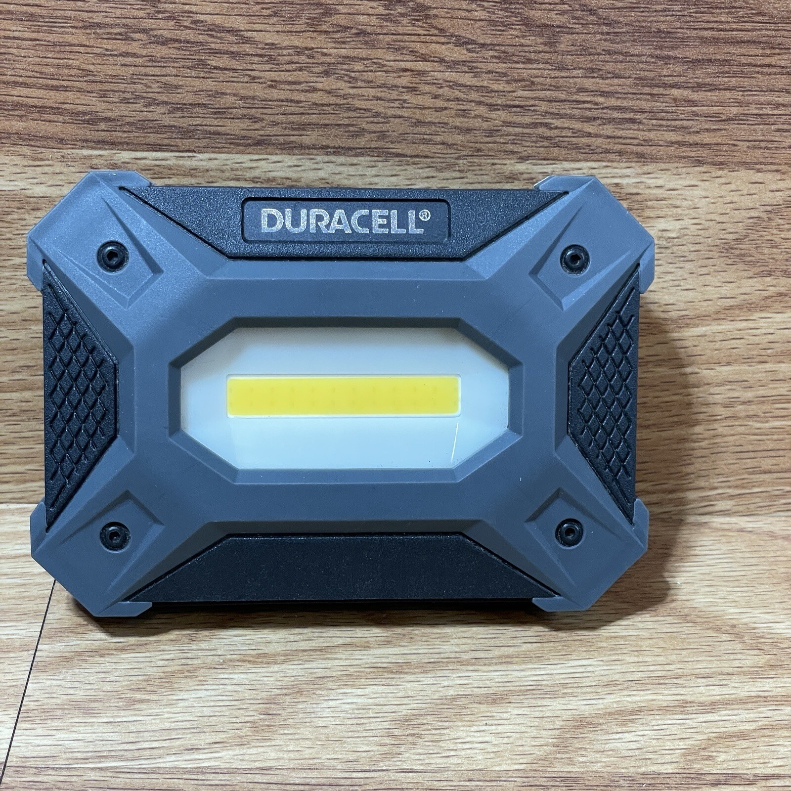 Duracell 600 Lumen Portable Handheld Battery Operated Water Resistant Work Light gallery