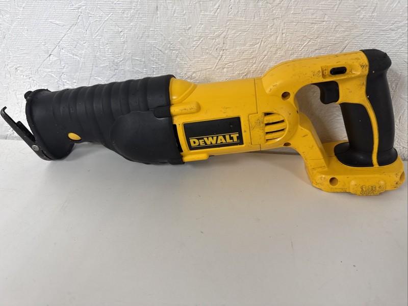 DeWalt DC385 18V Type 2 Variable Speed Reciprocating Saw Bare Tool ONLY Tested gallery