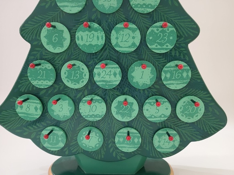 Hallmark Keepsake Christmas At Last Countdown Calendar Advent 2005 Not Complete gallery