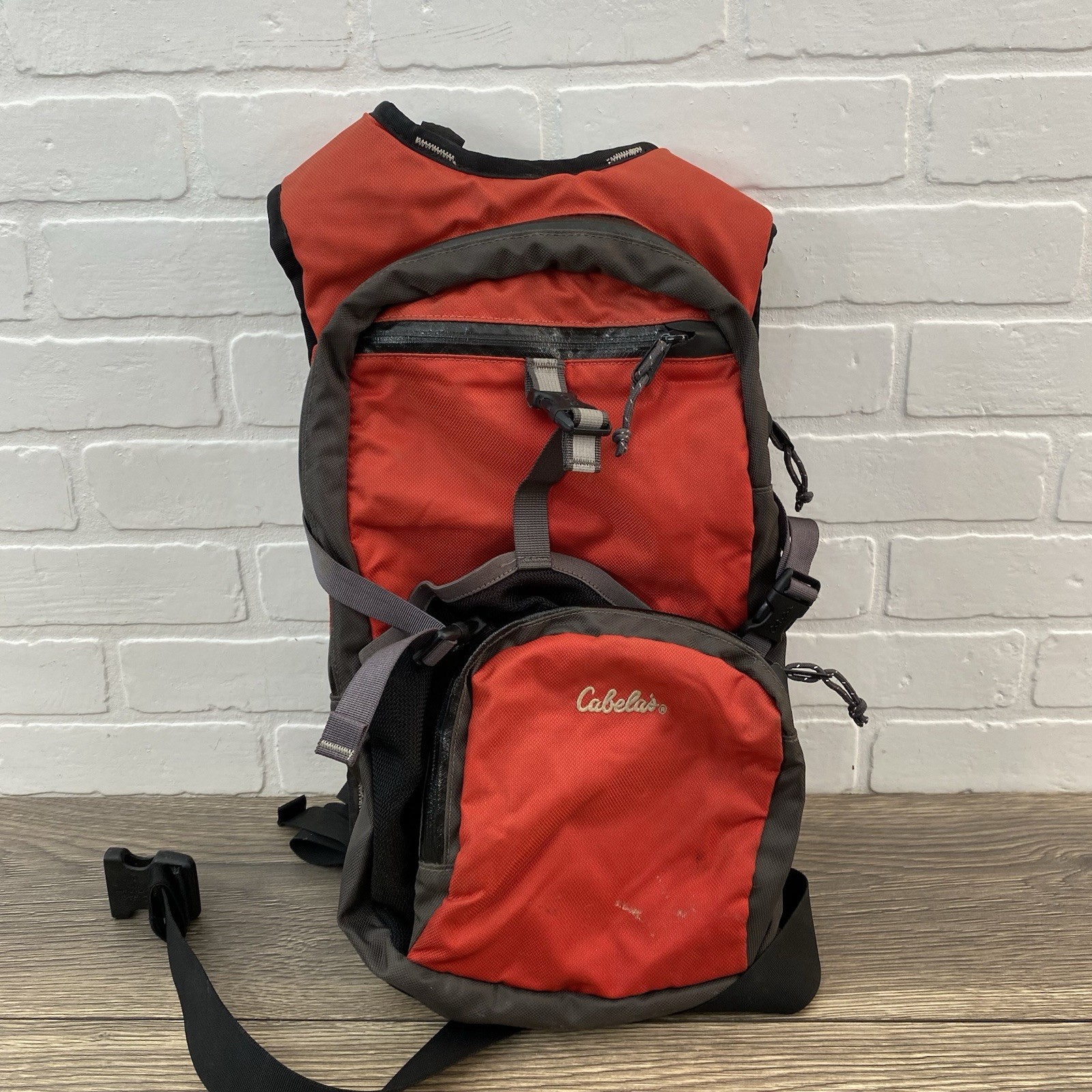 Cabela’s Hydration Hiking Red Backpack No Bladder Padded Adjustable Pull Straps