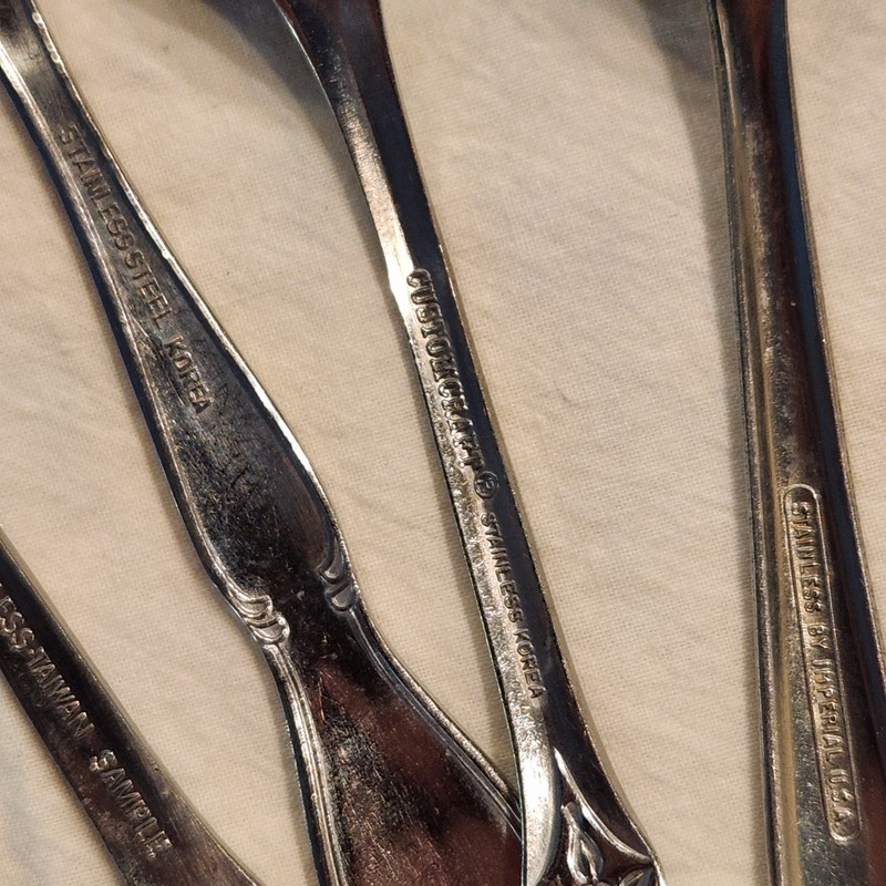 Mixed Lot Oneida, Rogers, MISC Stainless Steel Flatware Serving Mixed Materials gallery