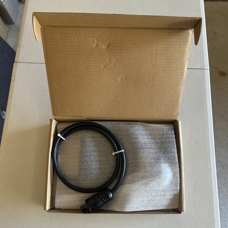 Hoymiles HM-300N Grid Support Interactive Inverter Microinverter 1:1 New In Box gallery