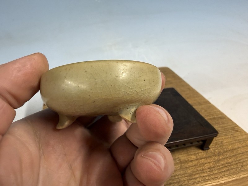 Japanese Unknown Maker Shohin Bonsai Tree Pot 2 1/2 By 1 1/8” Cream Glaze gallery