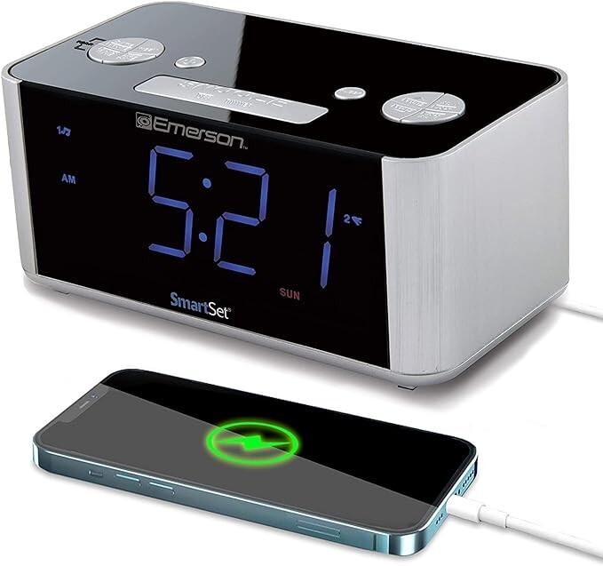Emerson SmartSet Dual Alarm Clock Radio, USB port for iPhone/iPad/iPod/Android gallery