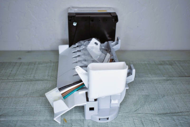 Unbranded Ice Maker Replacement for Whirlpool Refrigerators NEW As Shown gallery