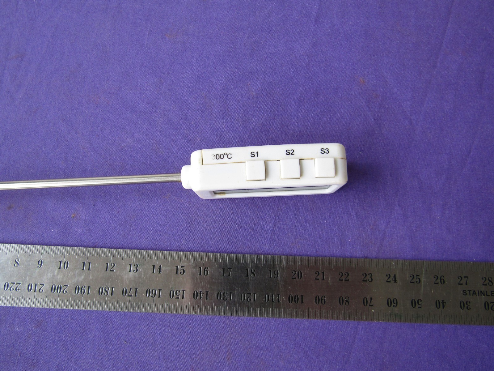 Digital Stick Min/Max Thermometer with Timer to 300 degrees Celsius gallery