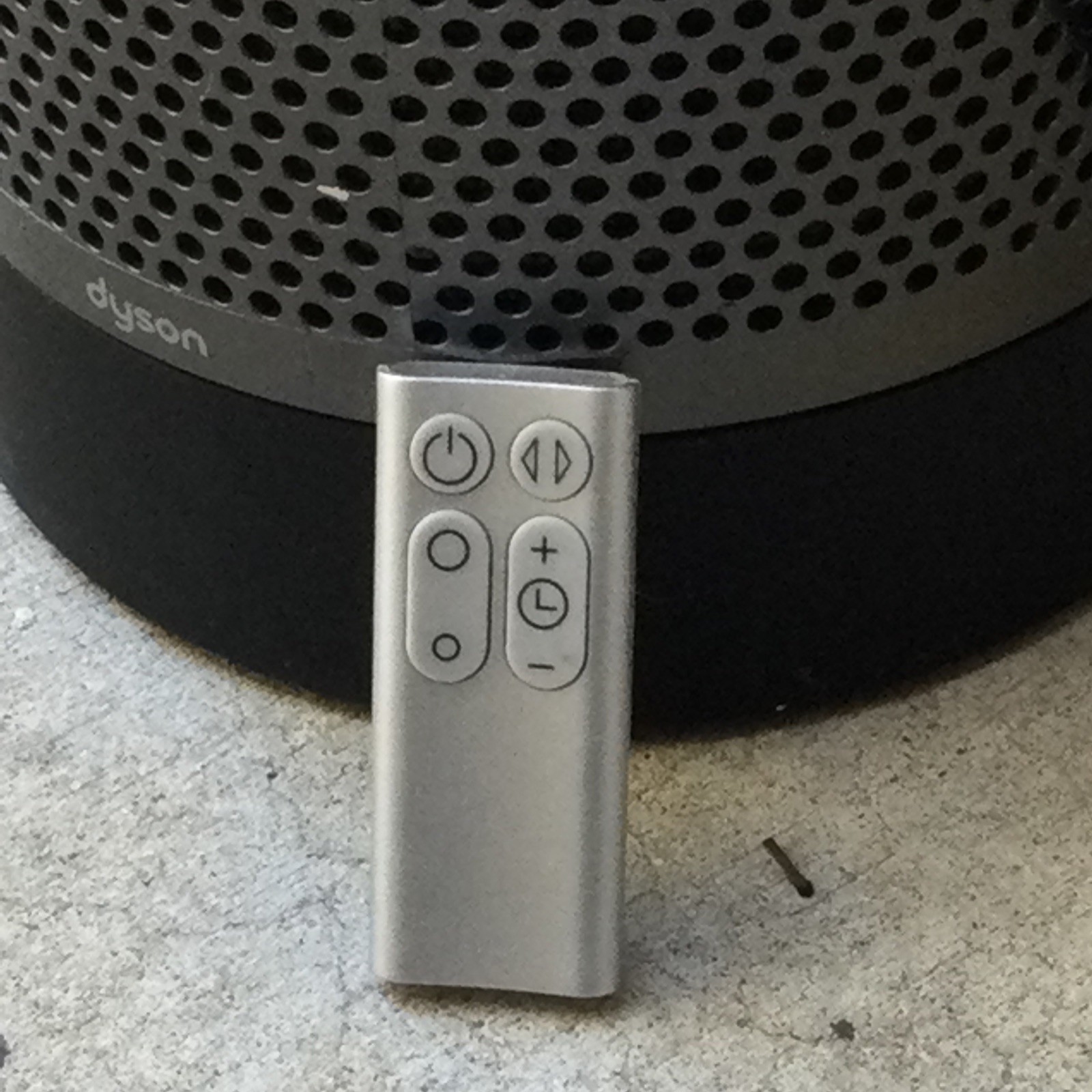 Dyson AM11 Pure Cool Tower Purifier Fan w/ Remote gallery