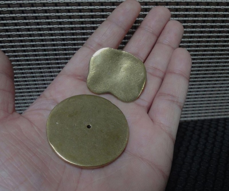 Vintage Style 2Pcs Set Solid Brass Copper Disc Shape Statue Incense Stick Holder gallery